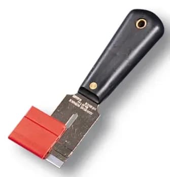 Schaber mit Klinge